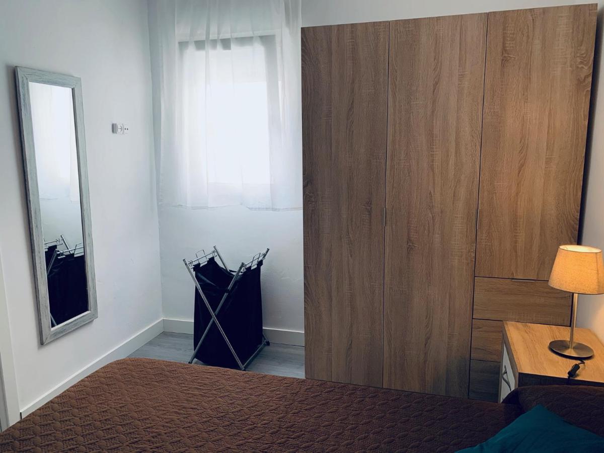Apartamento Con Terraza Y Parking Privado Lägenhet Palamós Exteriör bild